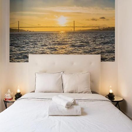 Beautiful 3-Story House In Chiado With A 40M² Private Terrace Apartamento Lisboa Exterior foto