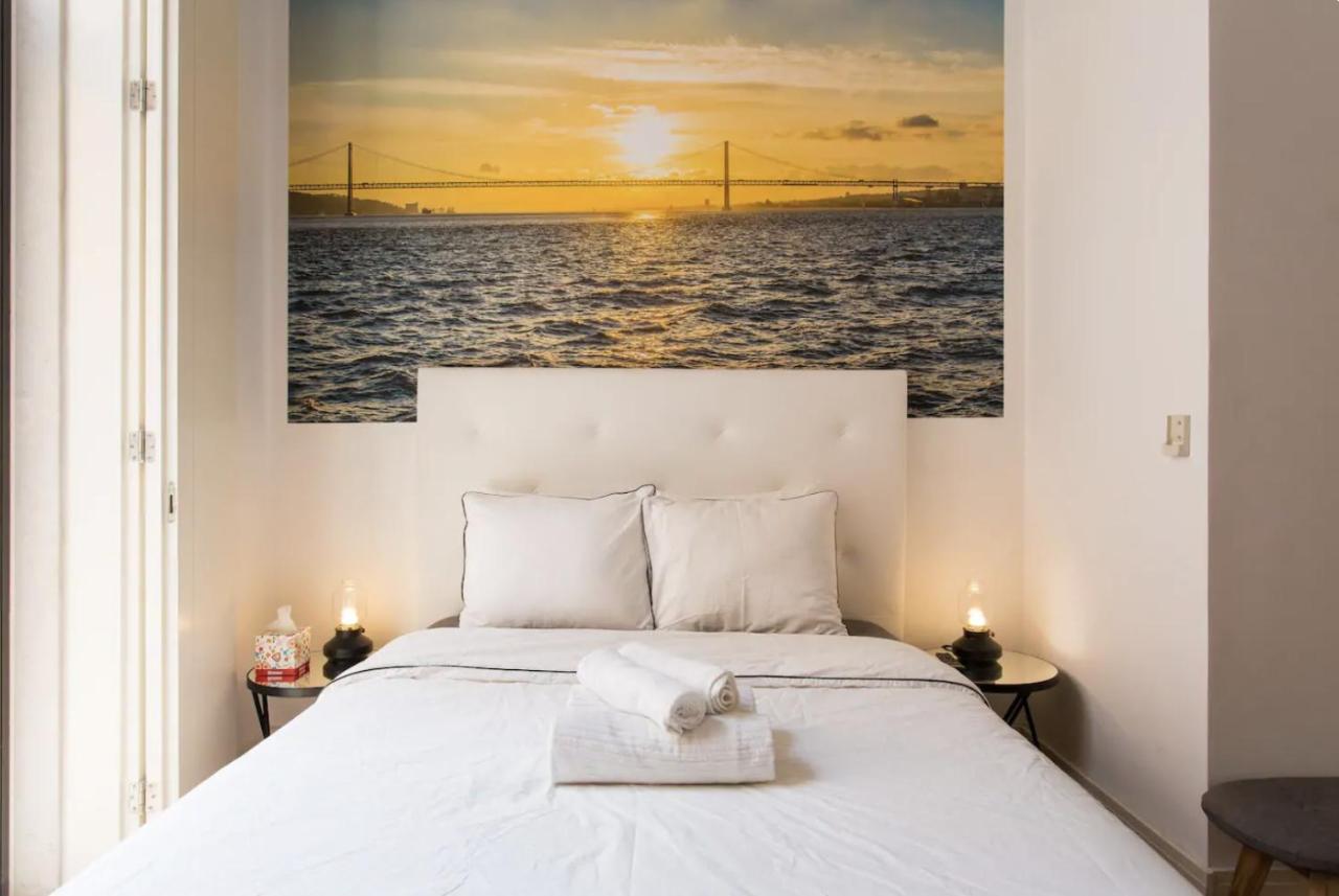 Beautiful 3-Story House In Chiado With A 40M² Private Terrace Apartamento Lisboa Exterior foto
