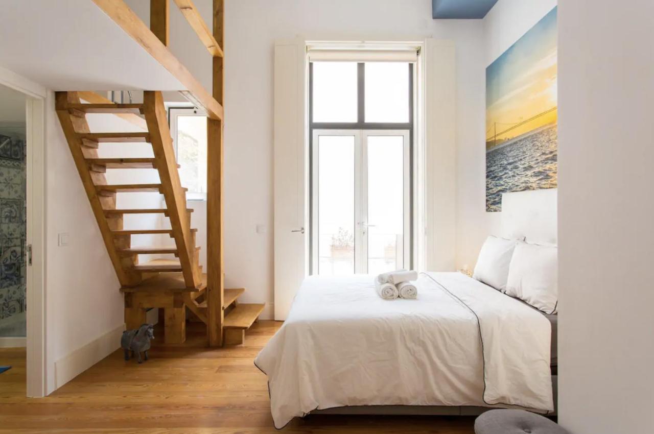 Beautiful 3-Story House In Chiado With A 40M² Private Terrace Apartamento Lisboa Exterior foto
