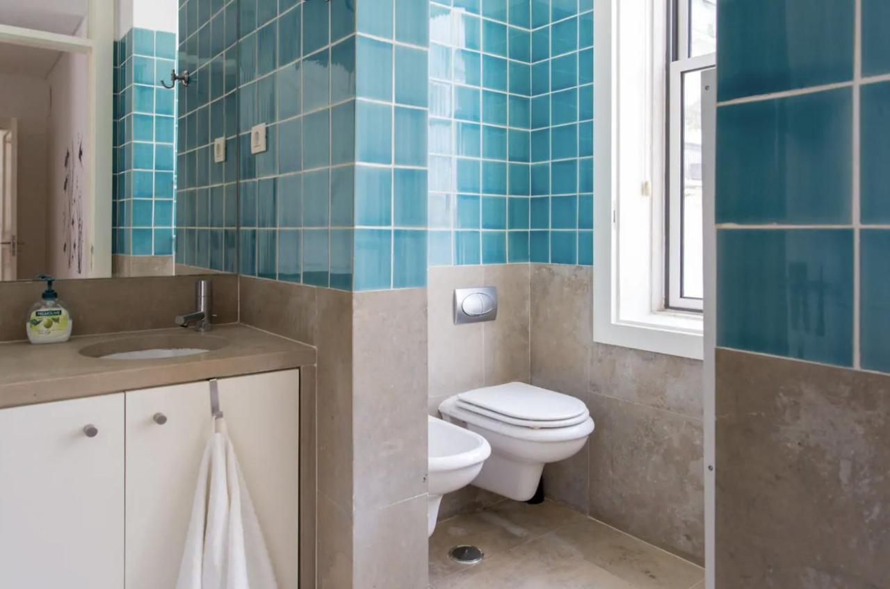Beautiful 3-Story House In Chiado With A 40M² Private Terrace Apartamento Lisboa Exterior foto