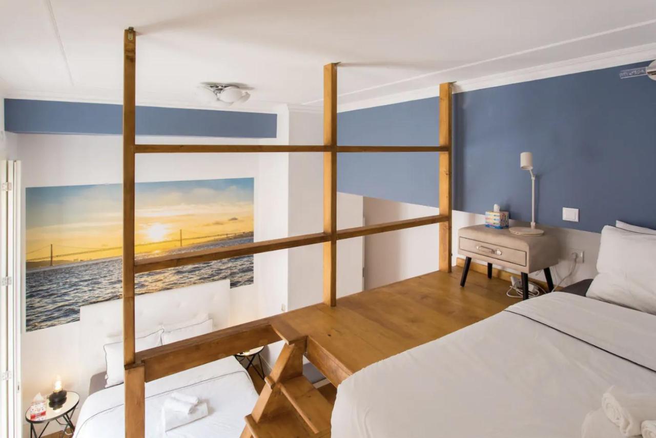 Beautiful 3-Story House In Chiado With A 40M² Private Terrace Apartamento Lisboa Exterior foto