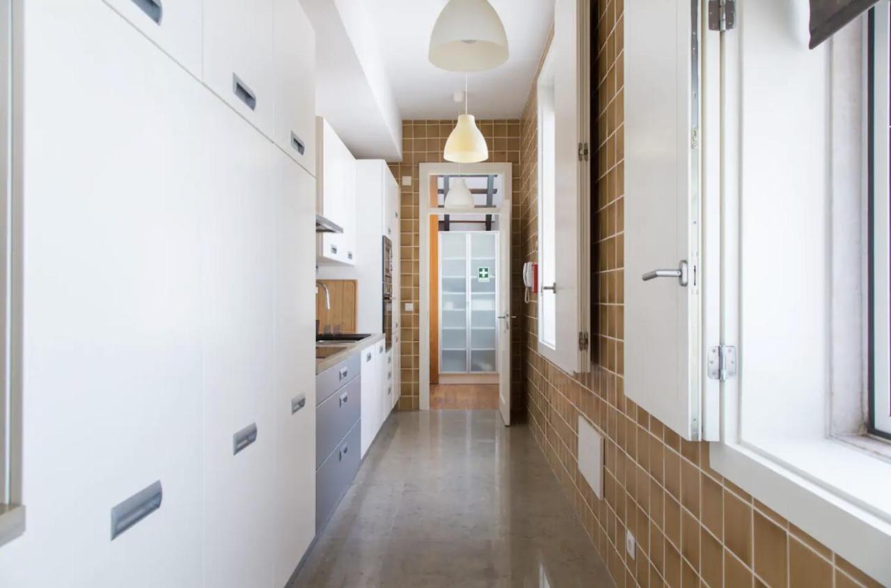 Beautiful 3-Story House In Chiado With A 40M² Private Terrace Apartamento Lisboa Exterior foto